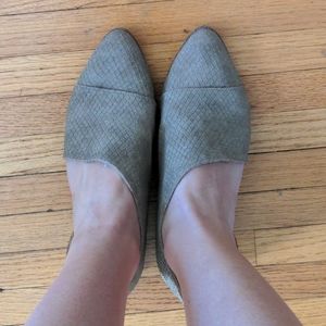 Tan Flats/ Ankle boots